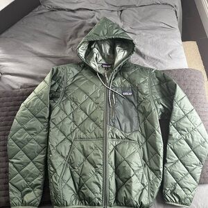 Patagonia Men's Olive Hooded Puffer Jacket BRAND NEW